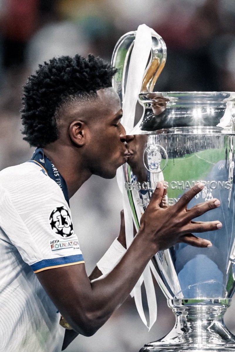 theMadridZone's tweet photo. 📲 Vini Jr.: “1 year ago.” 🏆😘 https://t.co/8fG1uOg4Ge
