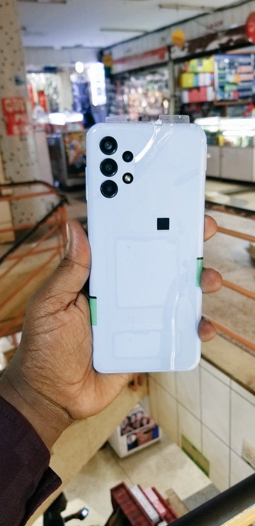 SAMSUNG A13
RAM 4GB STORAGE 64GB 
PRICE 450K 
CALL/WHATSAPP 0750793373