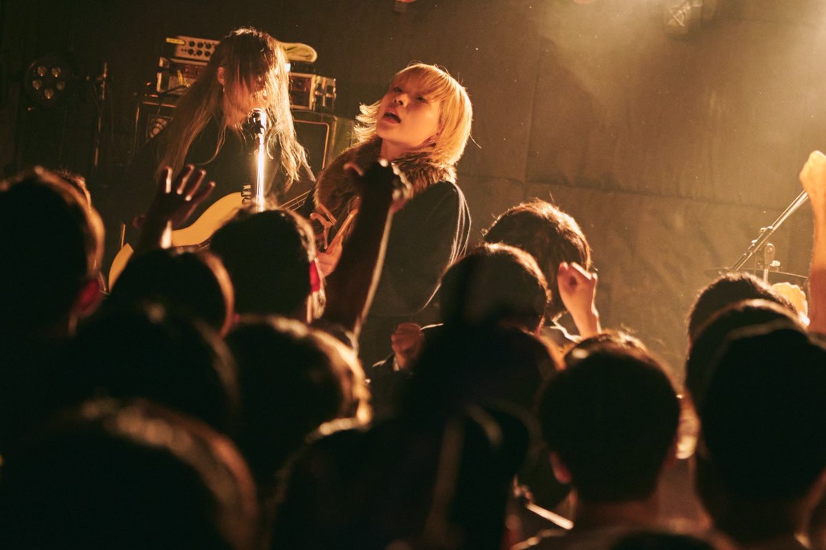 fuyukofinlands's tweet photo. I AM SHUTTLE TOUR東京編、新代田FEVERありがとうございました！
満員のFEVERは気持ちよかった。
こんな日を待っていたような気がします。
幸せでした。　
きてくれた皆様ありがとう！
まだまだ続くよツアー。

photo by @ono308 https://t.co/i6kj7HotqH