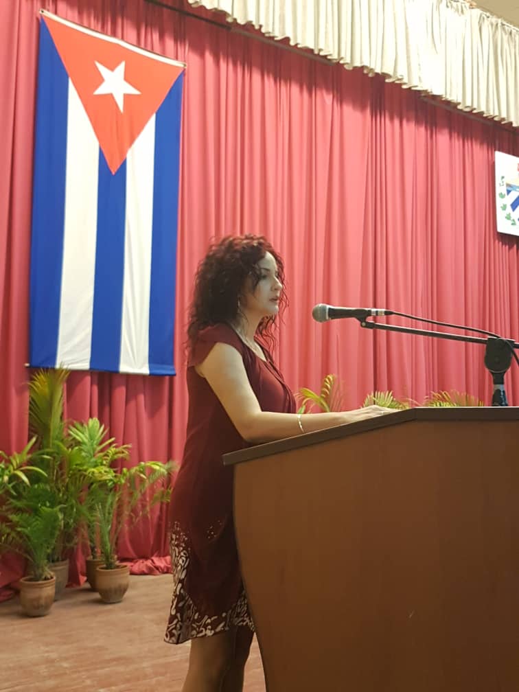 En la Asamblea Municipal d #PinarDelRío, la diputada <a href="/dcanivell/">Dorelys Canivell Canal</a> lee las biografías d los candidatos a Gobernador y Vicegobernador d la provincia. #PoderPopular