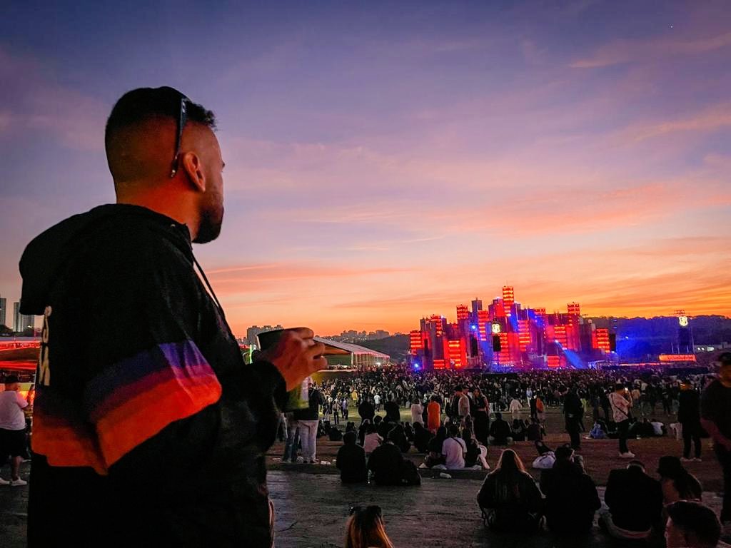 JrCholeyy's tweet photo. E assim se encerra meu final de semana aqui em SP, Que festival foda do Caralhoo.. Obrigado @sotrackboa por esses dois dias maraviGOLD 🤙🏼 https://t.co/vaNeeIvBUJ