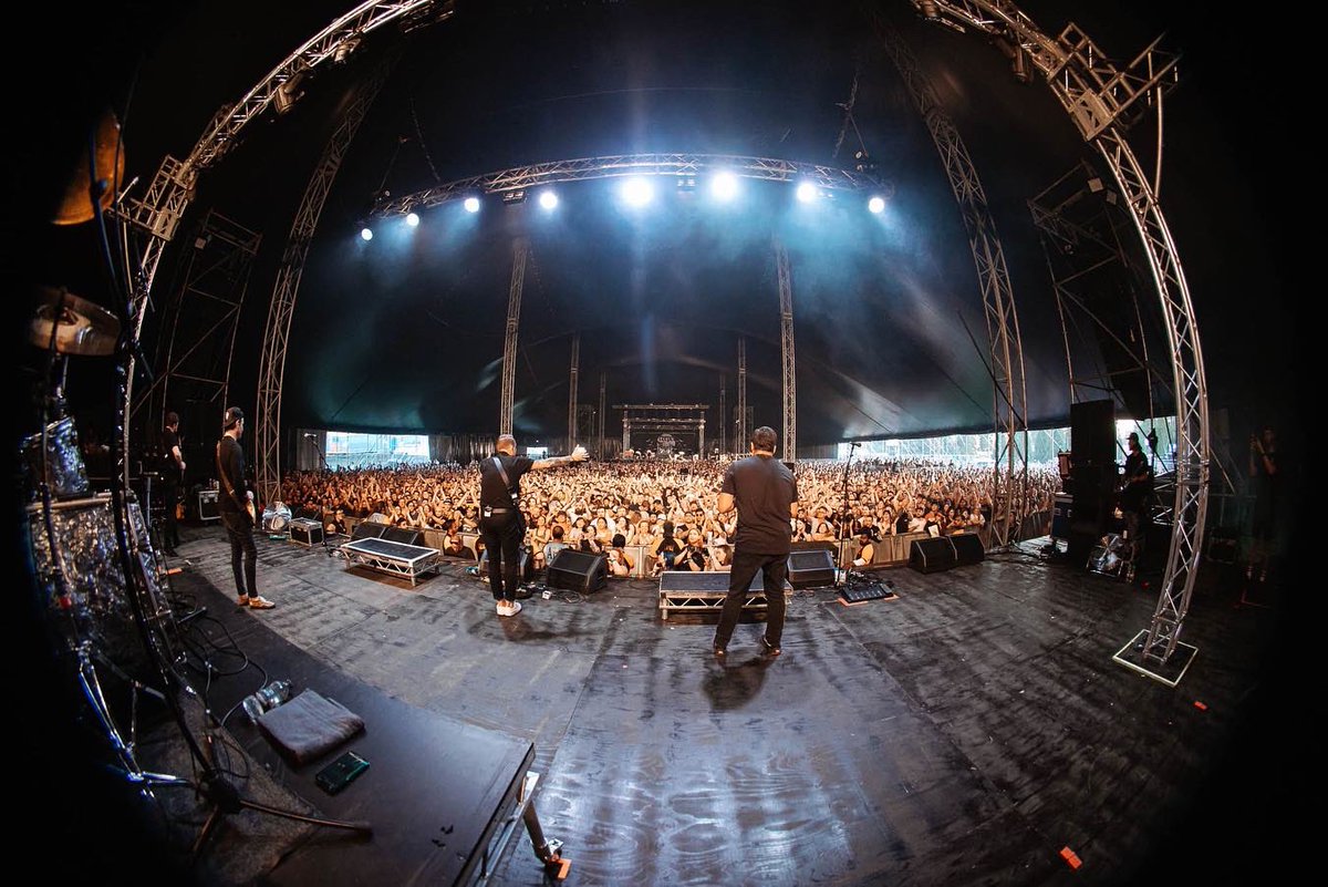 Sean Mackin (@smackinyc) on Twitter photo Dear <a href="/SlamDunkMusic/">Slam Dunk Festival</a> ,
Thank you all for such a warm welcome. I will cherish these memories. It was lovely to see your beautiful faces!!
📸- <a href="/Mac_Praed/">Mac</a>
<a href="/Yellowcard/">Yellowcard</a> <a href="/RyanMendez/">Ryan Mendez</a> @Jimmybrunkvist <a href="/williamryankey/">William Ryan Key</a> Dear <a href="/SlamDunkMusic/">Slam Dunk Festival</a> ,
Thank you all for such a warm welcome. I will cherish these memories. It was lovely to see your beautiful faces!!
📸- <a href="/Mac_Praed/">Mac</a>
<a href="/Yellowcard/">Yellowcard</a> <a href="/RyanMendez/">Ryan Mendez</a> @Jimmybrunkvist <a href="/williamryankey/">William Ryan Key</a>