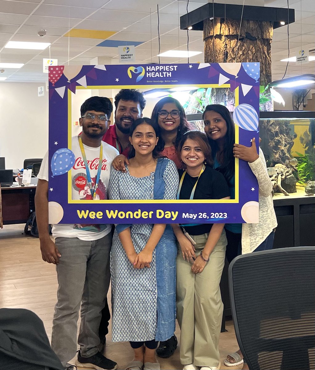 nandita_n10's tweet photo. us kids at work ;) https://t.co/LYKvrECk9R