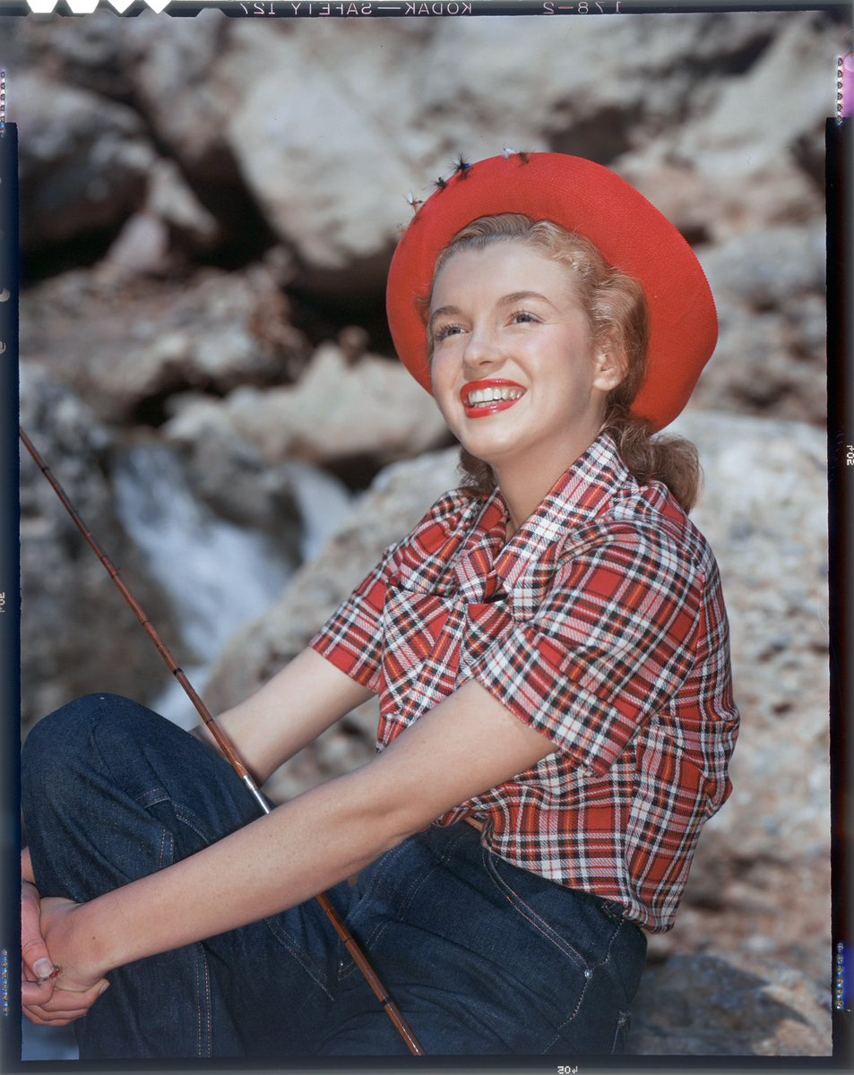 GM #NFT Sunday Best !!!

Norma Jeane, photography by Richard C. Miller, Los Angeles, 1946. 

#NFTcommunity #NFTphotography #FilmPhotography #NormaJeane #MarilynMonroe #model #WomenInNFTs #CryptoArt #Ethereum #ETH #ArtIsResistance #m0niqueXOXO