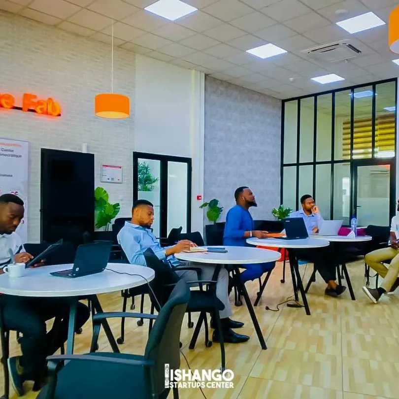 ishangostartups's tweet photo. 🚨📅Ce 22 mai, #IshangostartupsCenter
Et #OrangedigitalCenter ont reçu ensemble la visite de M. CATUSSE, le Directeur de Business France Angola et de M. Thierry BLIN le conseiller économique de l'Ambassade de France en #Rdcongo.#starrup #OrangeFab
@anadecRDC https://t.co/XUGoCxMJlX