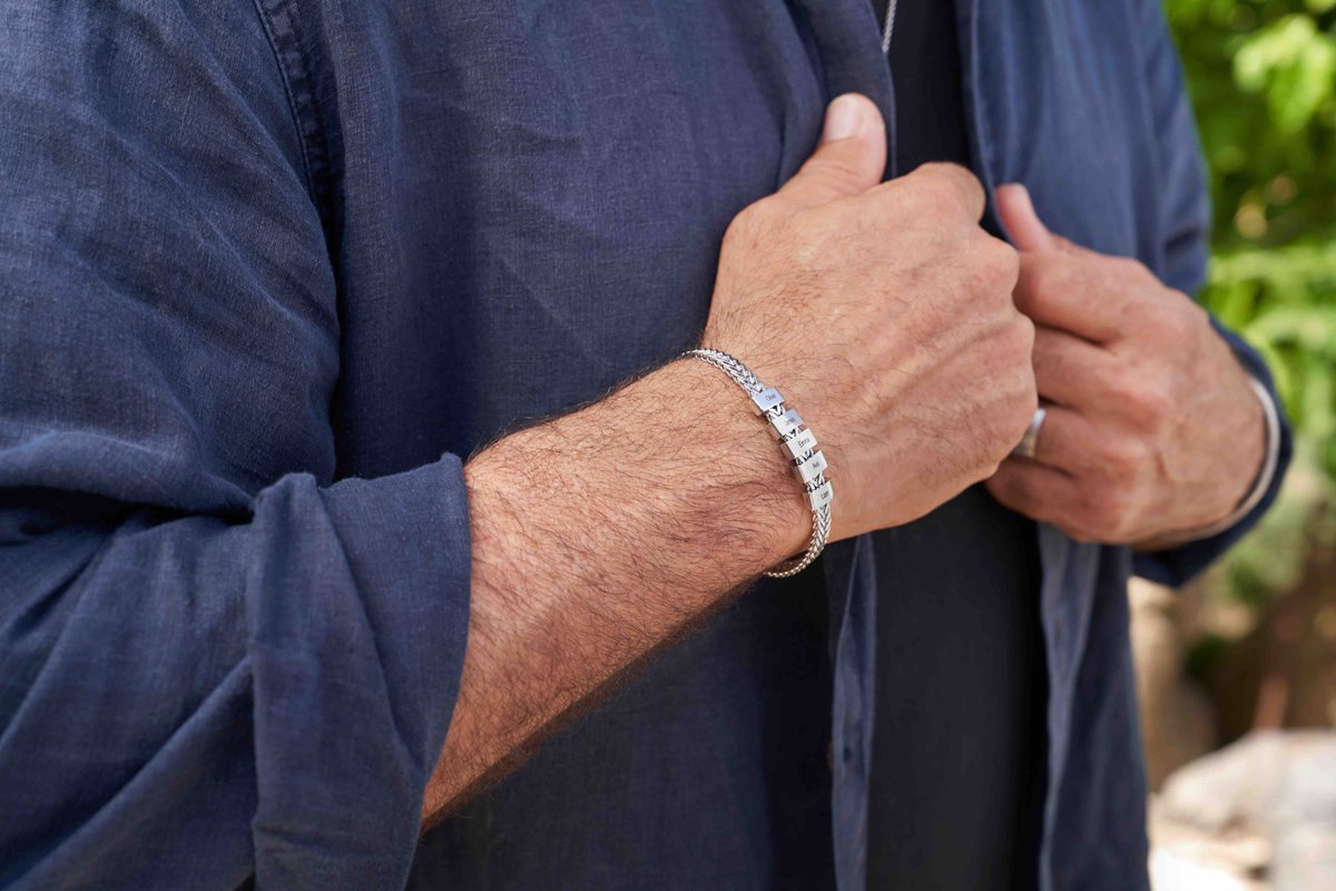 There are many ways to tell your Dad you love him… one of them is our Elements bracelet😍 ow.ly/9V1g50OyBsx