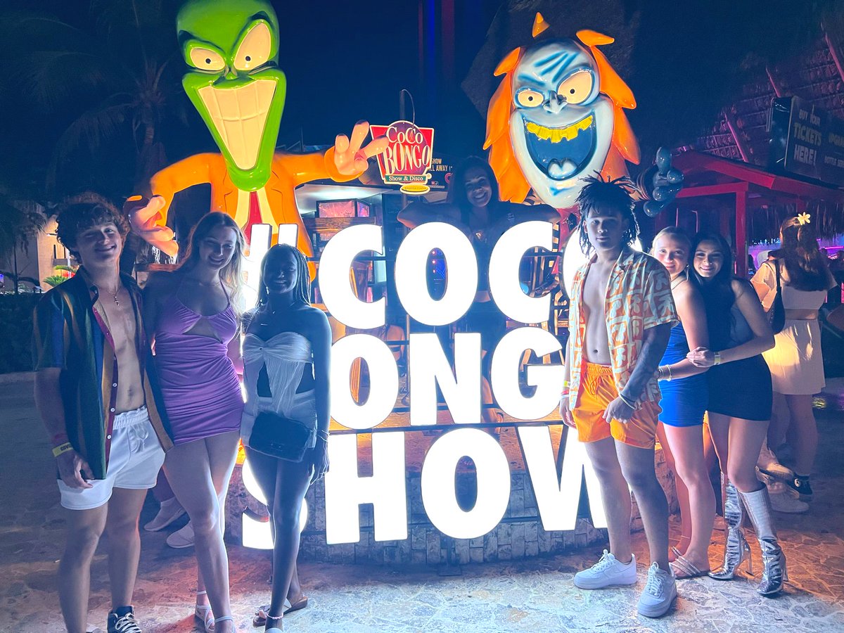 MamaMoodyX5's tweet photo. From one adventure to another!!!
We’re back from the Dominican Republic today… & off to Alabama tomorrow😬😬 #YOLO #LoveTheLifeYouLive #OffToNewAdventures #LastHoorah
#CollegeBound✌️ #TimeToPutInWork https://t.co/GMc9M5NydU