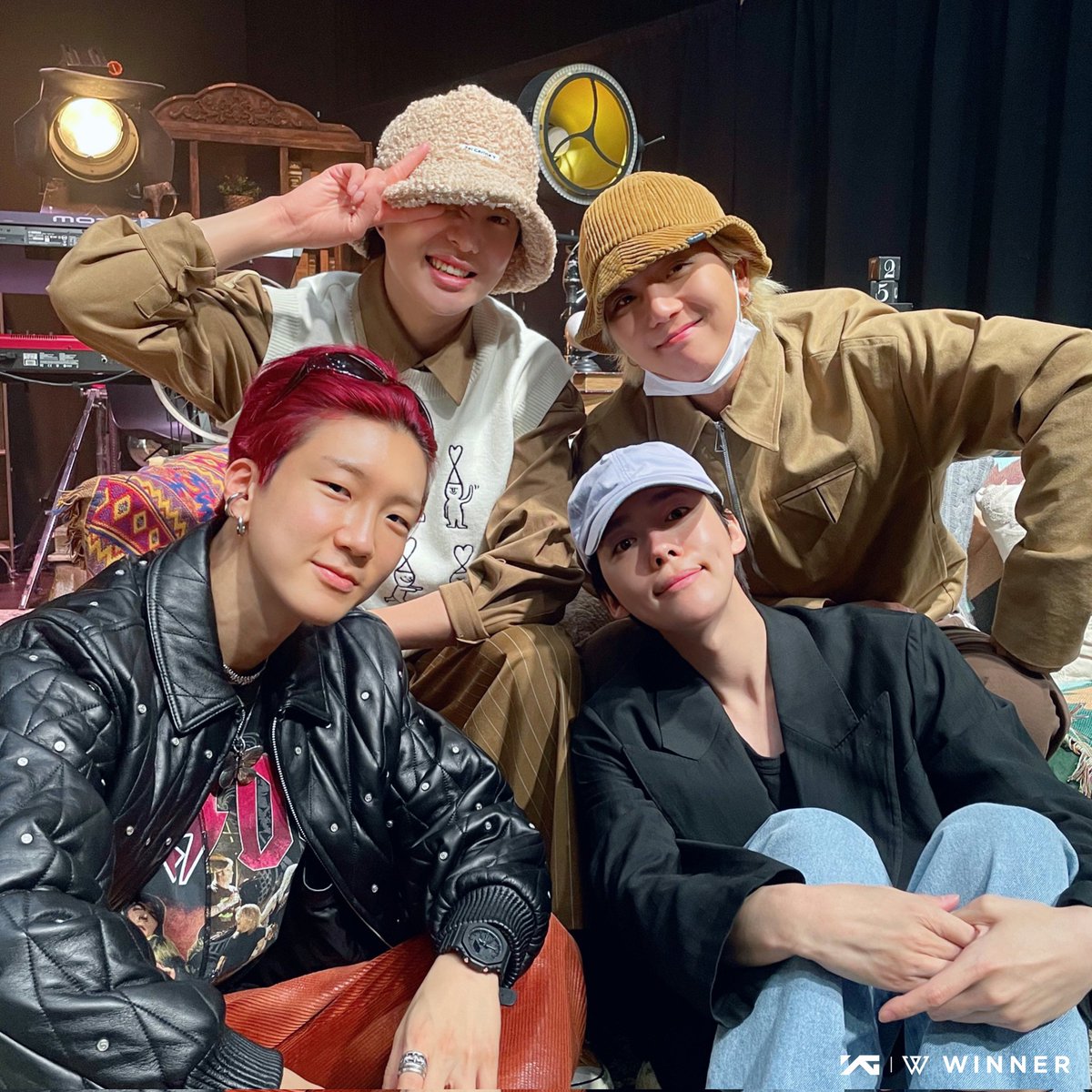 유난히 위너가 보고싶은 밤
모두 윈나잇~🌠