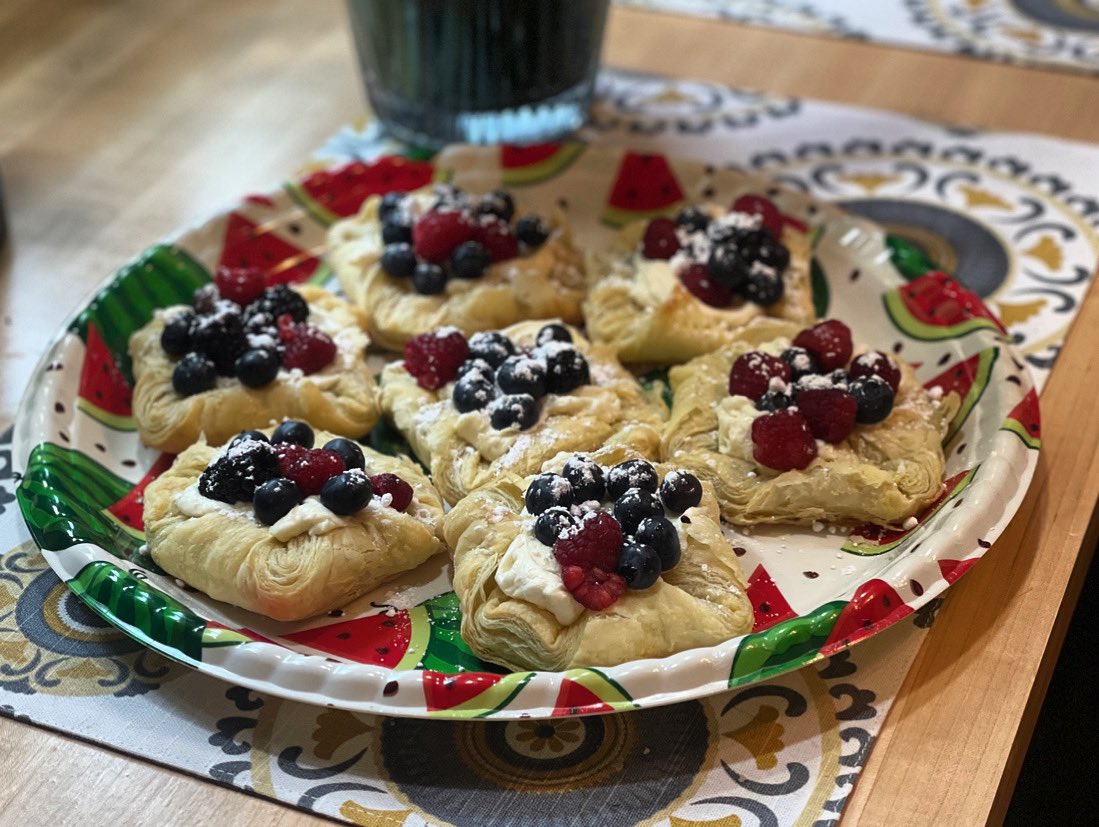 Gx326x's tweet photo. Triple berry cream cheese puff pastry tarts! #ChefG #redwhiteblue https://t.co/30l4coQHj6