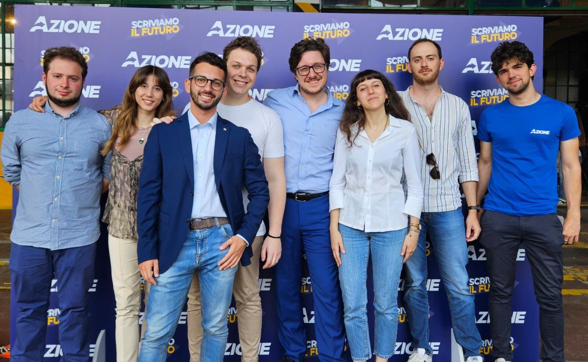 GenovainAzione's tweet photo. I giovani di Azione Genova e Azione Liguria presenti a Roma all’evento “Scriviamo il futuro: un patto generazionale per l’Italia”.
Due giorni, intensi, impegnativi e pieni di emozioni. Proposte vere e concrete, nel nostro stile.
#scriviamollfuturo #entrainazione https://t.co/41f192RzwM