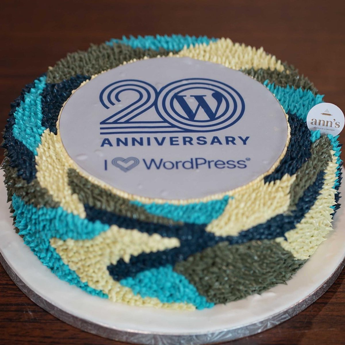 wcjkt's tweet photo. Like many community across the world, we also had a beautiful birthday cake and Wapuu cupcakes!
We hope our future with WordPress will always be as sweet and beautiful as these amazing cakes.
Thank you @Niagahoster!
#WP20 #WPID #WCJKT #WordPress https://t.co/taAIt1iWJw