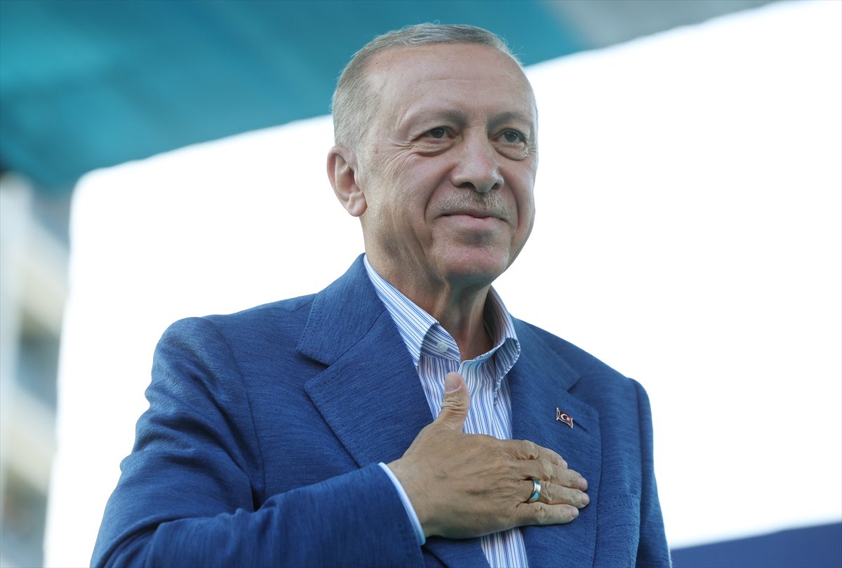 Bismillahirrahmanirrahim..

Allah’ım, Erdoğan’a şanlı bir zafer nasip et..