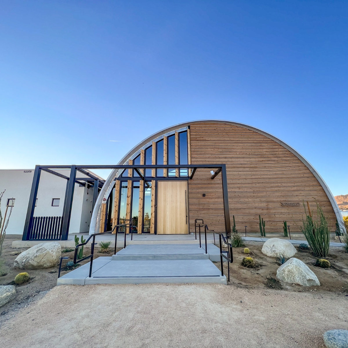 TrekTravel's tweet photo. 🌵✨ Escape to Desert Paradise! Join us for the ultimate blend of luxury and adventure on our Palm Springs and Joshua Tree National Park AutoCamp Bike Tour: https://t.co/HZ4YXXaxM7
#trektravel #theworldcalls #autocamp #joshuatree https://t.co/wxxJSfcTLp
