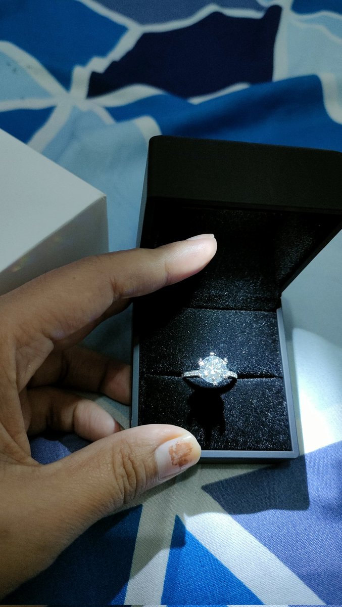 viona_mulyono's tweet photo. Terimaksih untuk kado anniversary 1th ..... https://t.co/FySJJ4LXwG