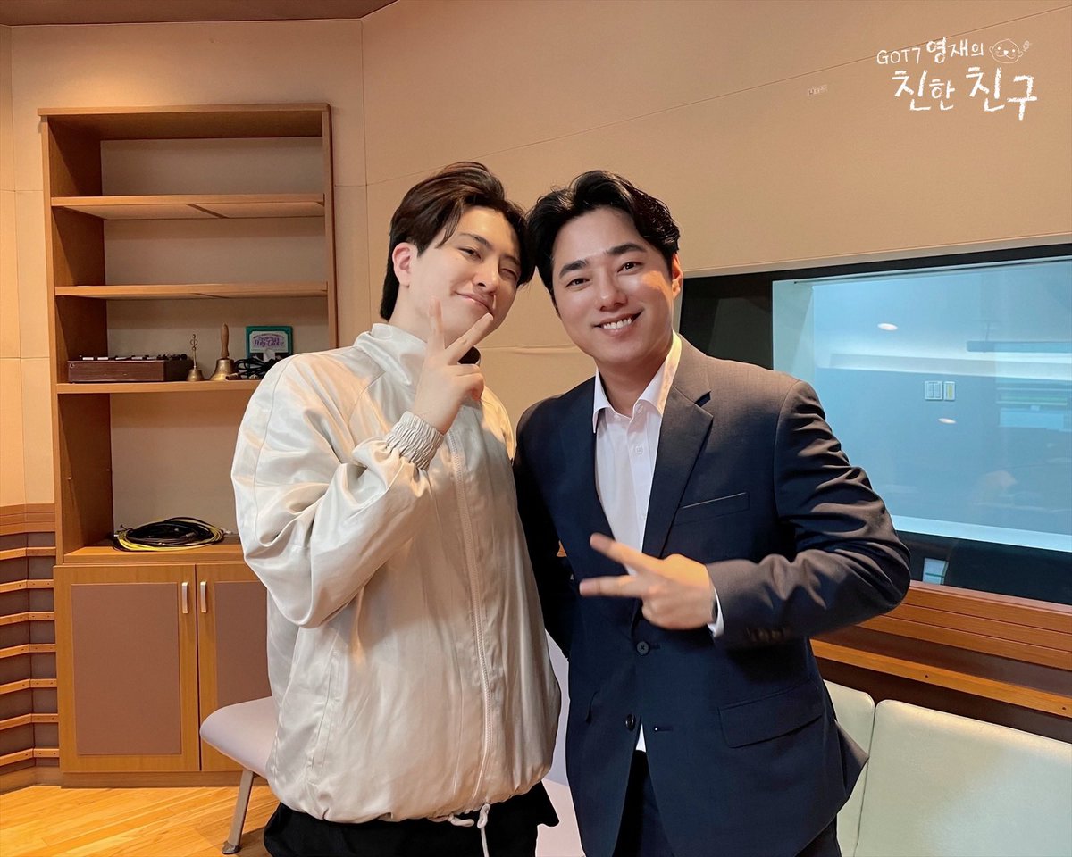 mbcbf_ever's tweet photo. 🦦친친🦦
#X친한친구
#일락

두 사람은 꼰대하십쇼.. #친친꼰대 = 친친꼬온데.. 하십쇼 ㅎ
(달친친이꺼 하라는 뜻;)

#MBC #RADIO #GOT7영재의친한친구 #친한친구 #친친 #달친친 #달디 #GOT7 #갓세븐 #영재 #YOUNGJAE https://t.co/sSNNSy9ZsE