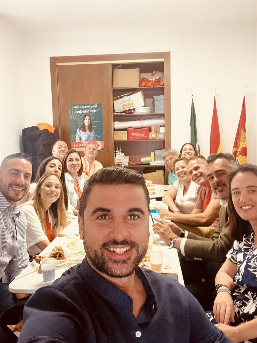 RealJoseMaria's tweet photo. Para técnica a comer con los compañeros de @Cs_Alora antes de continuar 💪🏽 https://t.co/ZJQq5GW9lQ