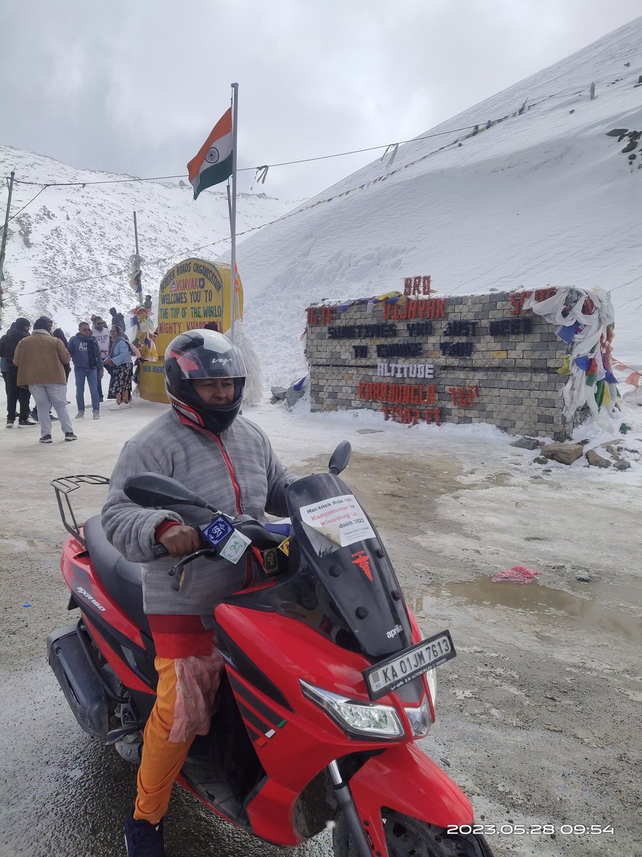 Khardungla Top Leh Ladakh 
Today Hat Trick Touch 
#drsreelekha #piaggio #aprilia