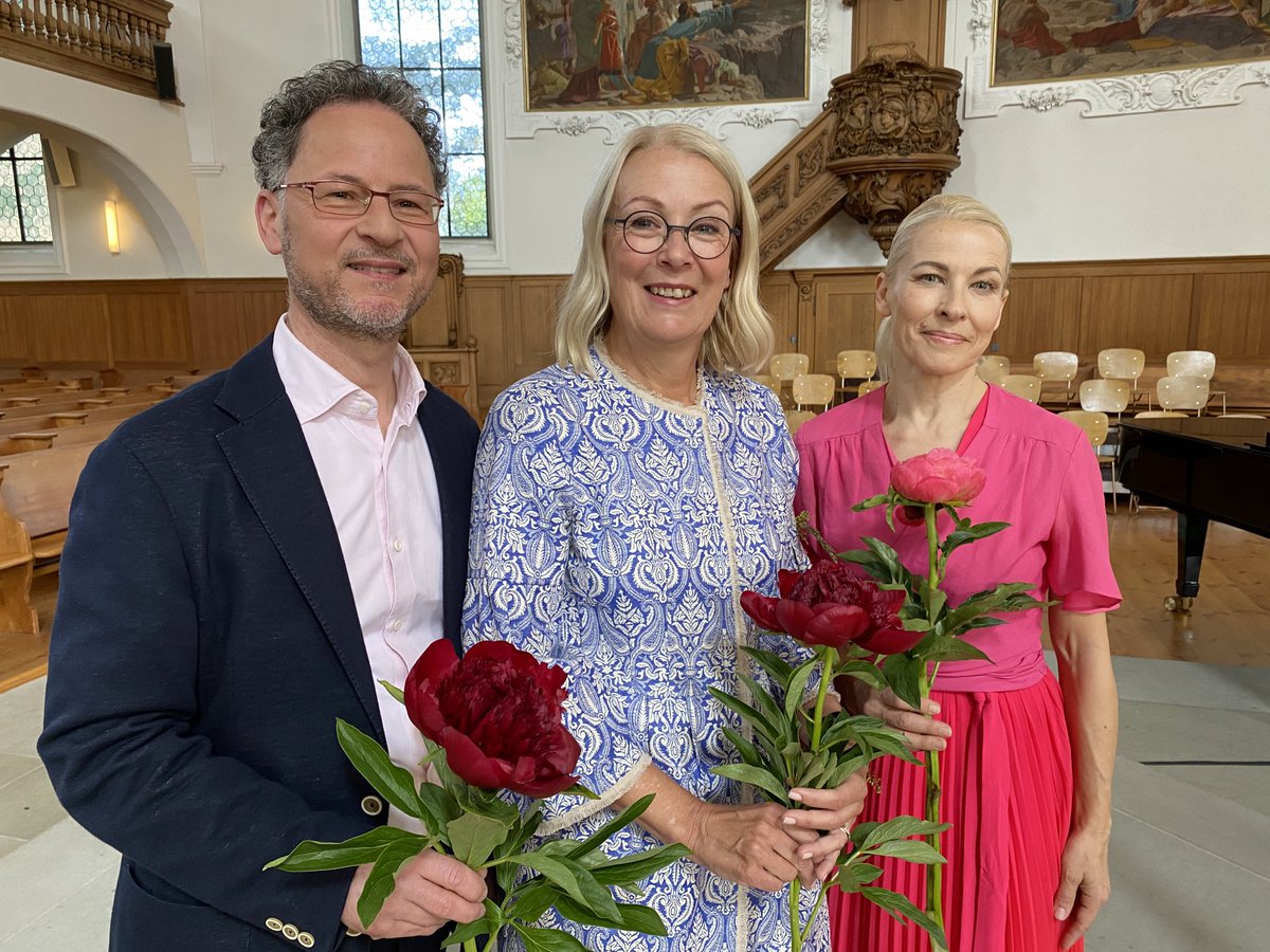 @AlkedeGrot verbindet mit #pfingsten den Mutmach-Geist! Ein Geist, der beflügelt, herausfordert und begleitet. Tänzerin @EvelynAngelaGugolz hat im heutigen Gottesdienst diesem Geist in ihrem Tanz Ausdruck verliehen.  ⁦<a href="/SRF/">SRF</a>⁩ ⁦@srfkultur⁩