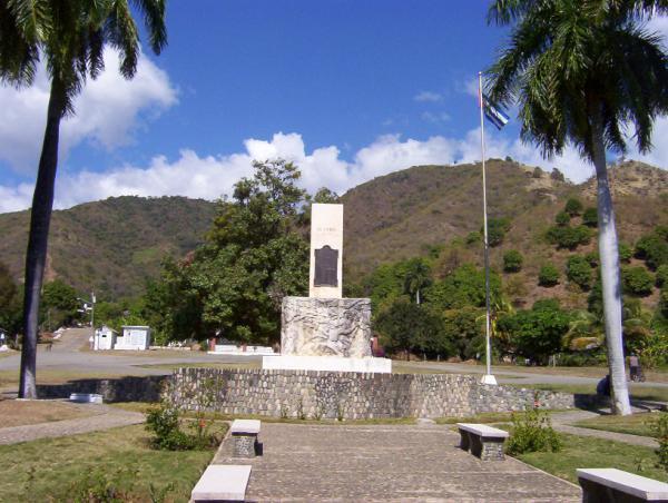 MinfarC's tweet photo. 28/5/1957
SE ALCANZA LA MAYORÍA DE EDAD DEL E. REBELDE.
☆Ataque al cuartel de El Uvero, primera gran victoria del Ejército Rebelde. Entre los combatientes caídos se encontraba el teniente Julio Díaz González.
#CubaViveEnSuHistoria https://t.co/QWwmbQDqkQ