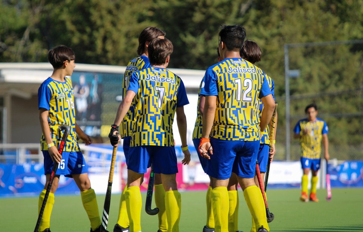 TiburonesHC's tweet photo. Buena dinámica, orden y estrategia mostró el equipo jalisciense.

Te compartimos algunas imágenes de lo que vivimos en el #EstadioPanamericano  donde por cierto, su porra no se cansa de apoyar en todo momento🥁. https://t.co/qqEzEeCxsd
