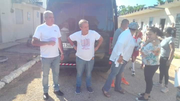 Leonard47026115's tweet photo. Se recibió en la comunidad en transformación Las Margaritas del municipio #Bauta al "Proyecto Alas", con donativo para la Institución Educativa y a familias del barrio.
#PuentesDeAmor
#ProyectoAlas
#NoMasBloqueo
#CubaEsAmor
#Artemisa https://t.co/j91FlGe45b