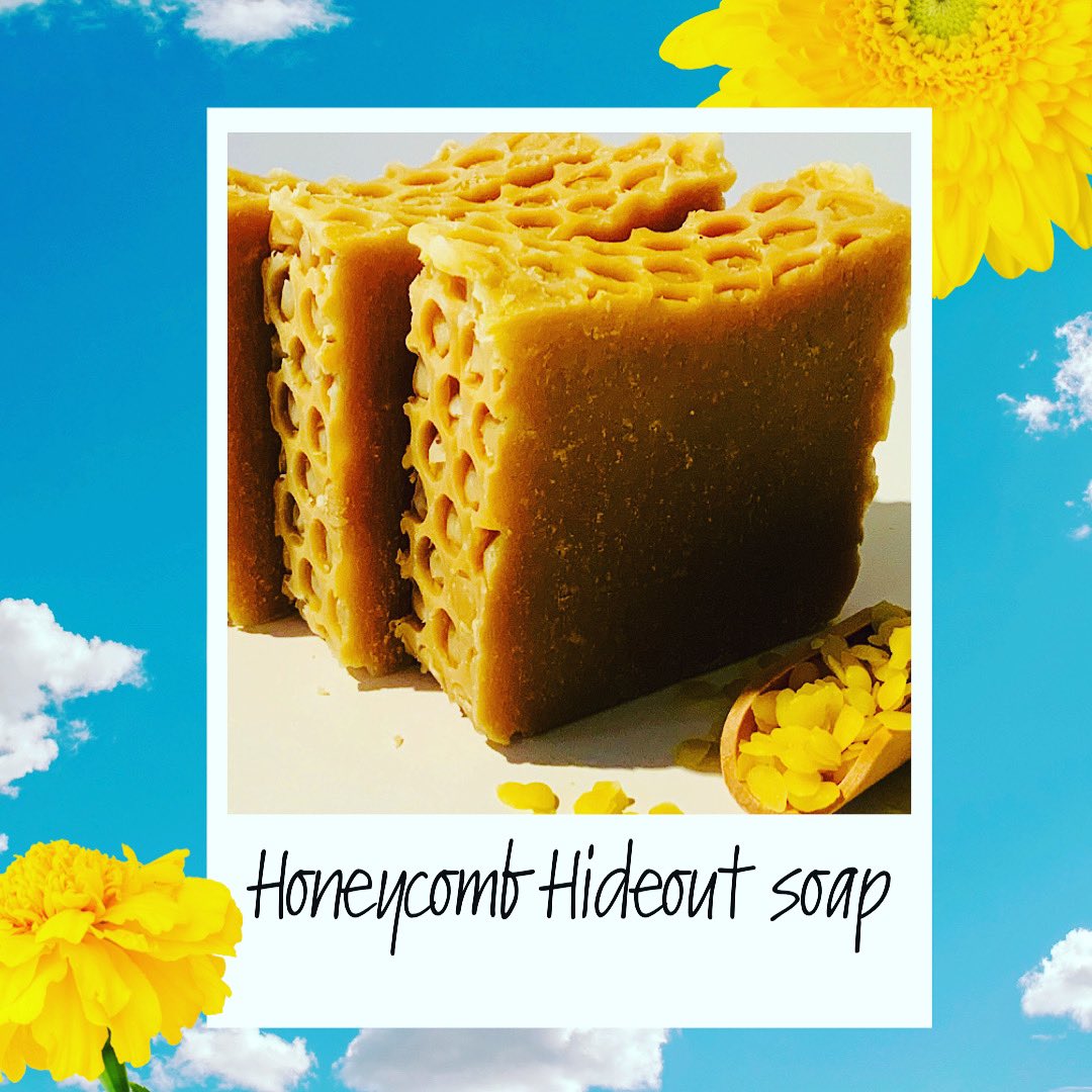 quizzy_mae's tweet photo. Made with only 4 ingredients! This soap is ideal for dry or damaged skin. Honey &amp; Beeswax soap offers humectant and antioxidant properties. Shop now at https://t.co/ZhoATyxrgz 

#honeycombsoap #coldprocesssoap #skincare #beeswaxsoap #blackownedbusiness #ALLNATURAL https://t.co/zK4CgsfCxF
