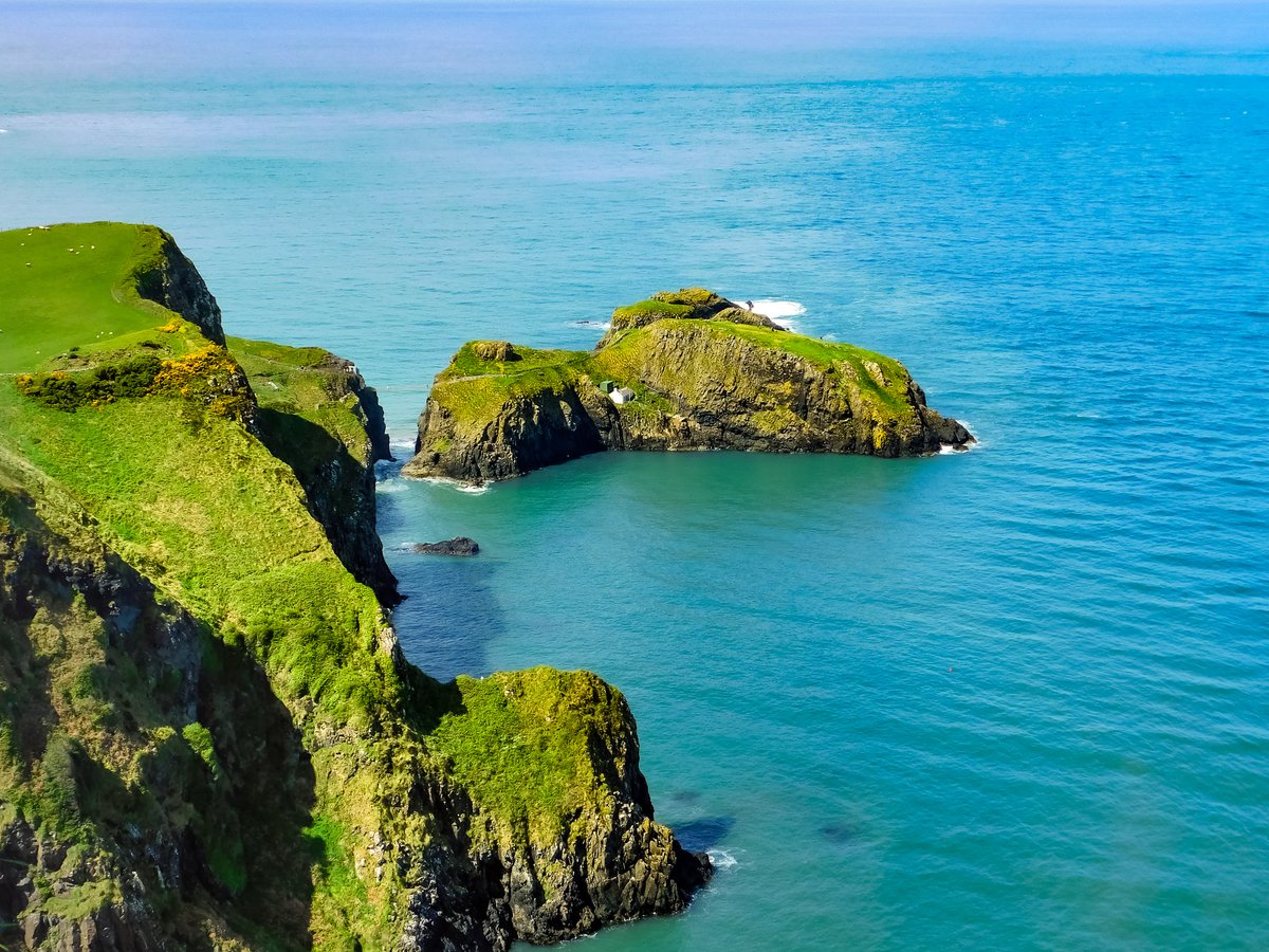 Another day a Carrick a rede rope bridge. #CarrickaRede #northcoast #visitcauseway #causewaycoast #photography #beautiful #ballycastle #ballintoy #NorthernIreland #exploreni