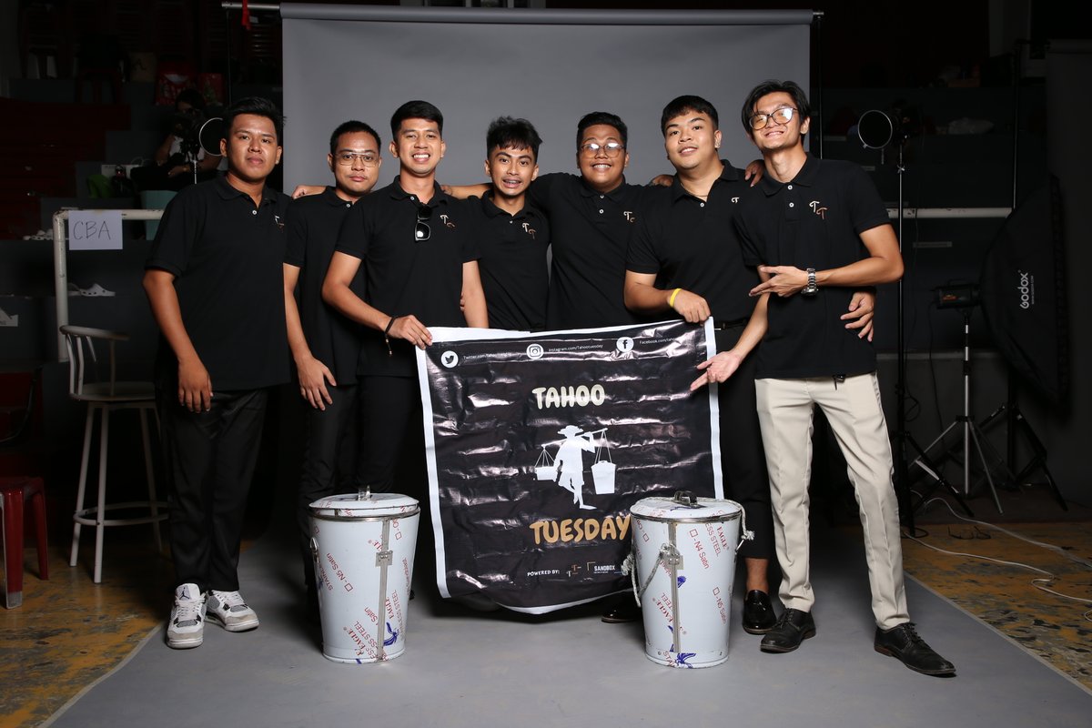 Tahoo_Tuesday's tweet image. Tahoo na may konting Tuesday 👌👌👌

#Gradpic
#CreativeShot
#Taho
#Groupie
#PhotoShoot