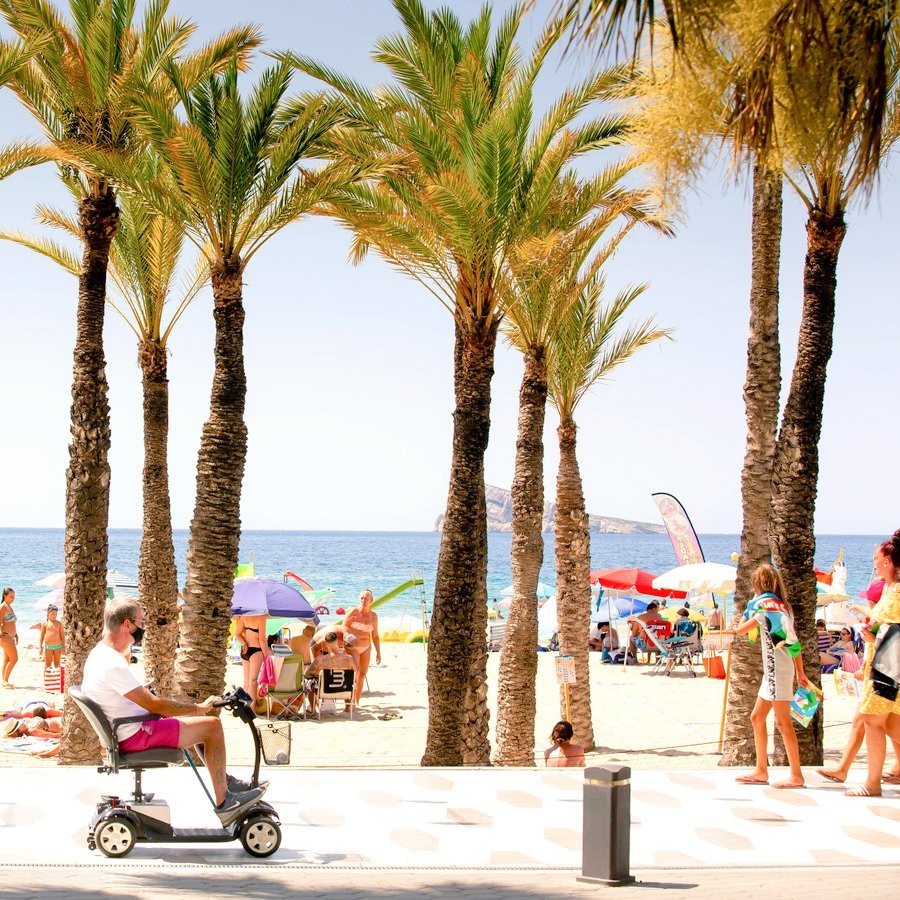 Welcome to Benidorm! ¡Bienvenidos a Benidorm! #Benidorm #Alicante #PlacesToTravel #BeacheVibes #beach