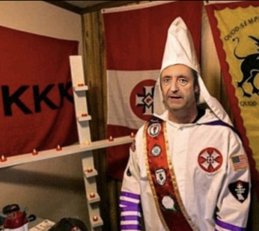 CraneoRojo4's tweet photo. #ApagonAlChiringuito #StopRacism , #stopbullyng #stopacoso #stopKKK https://t.co/VWnvLna5BQ