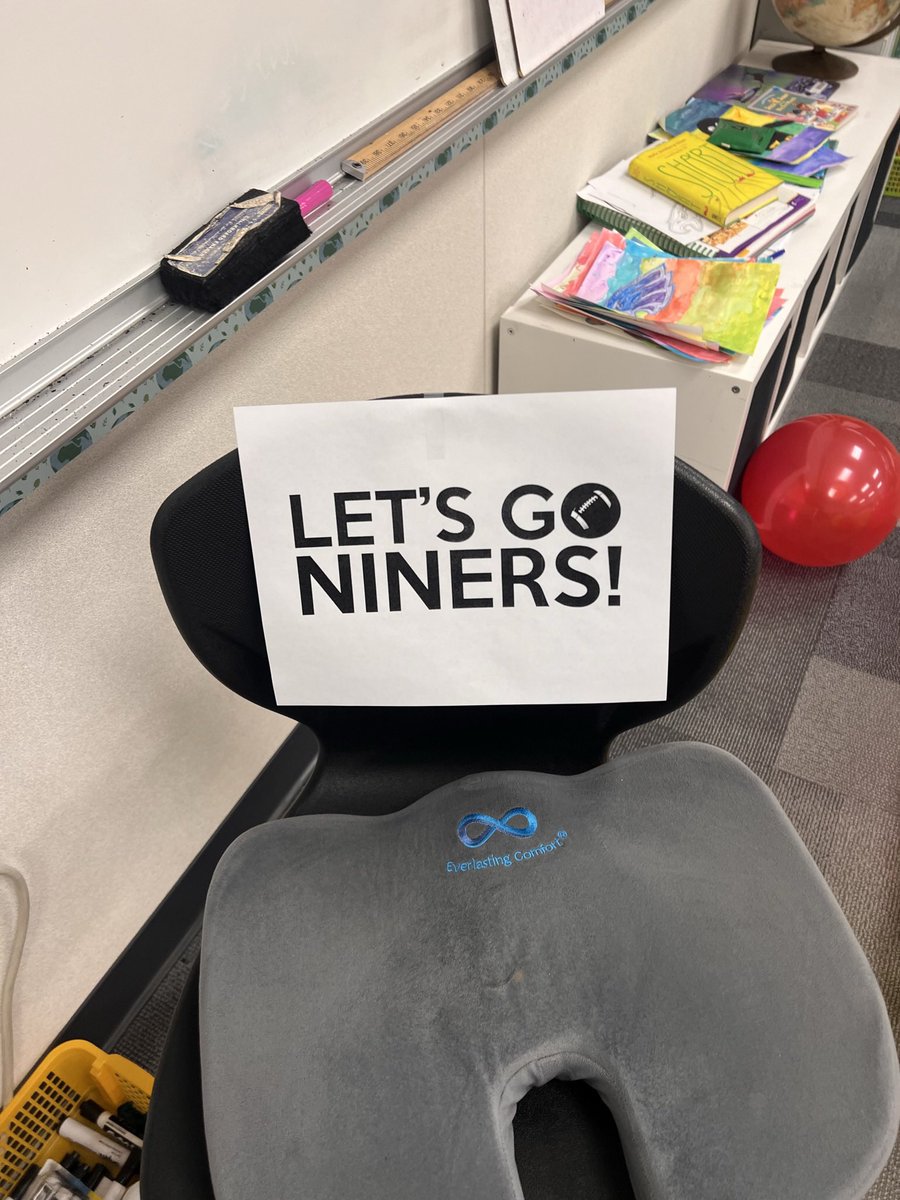 A few of my favorite things about @Michael35008681 
1️⃣banter during 🏈 season and his reaction to my kids yelling “Go 🦅”
2️⃣check-ins after a rough day
3️⃣support of teachers
4️⃣the love he has for our school, our staff, but most of all our students
#belikewallace <a href="/NarancaMustangs/">Naranca Elementary School</a>