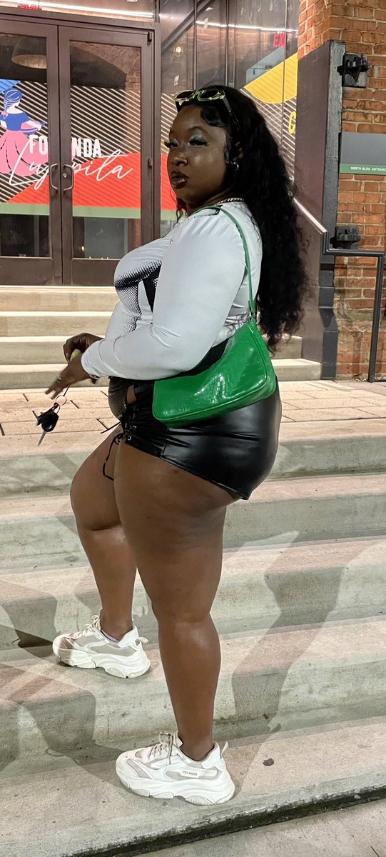 LuhNasty's tweet photo. 👑♊️ qweeen yeah https://t.co/284GEfCbnz