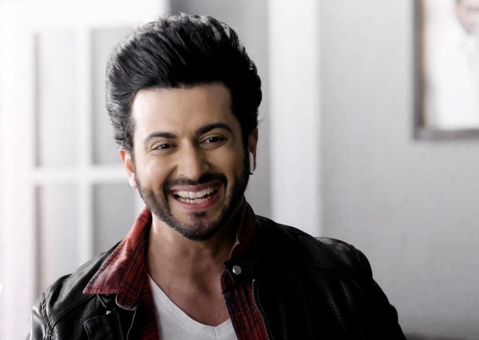 Not lying; he really trapped me with these dimples🫠🫶🏻😩🫀🤏🏻

•#dheerajdhoopar #thekaranluthra•