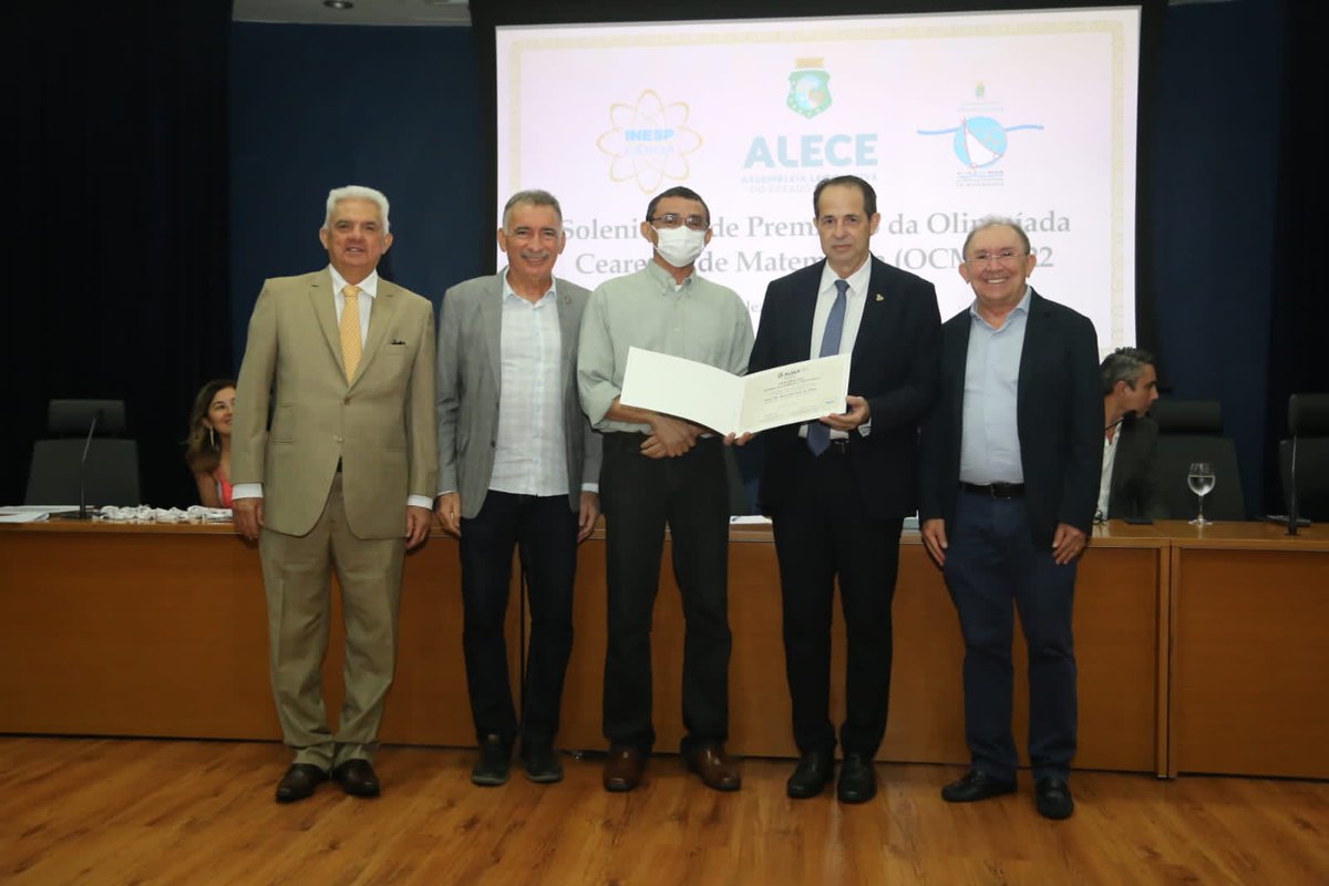 arturbruno's tweet photo. Estive representando o Governador Elmano, neste sábado, em solenidade na Assembleia Legislativa do Ceará, que homenageou os alunos campeões na olimpíada cearense de Matemática. A educação básica, tanto de escolas públicas como de privadas, é considerada uma das melhores do Brasil https://t.co/XLCwcHy7Al