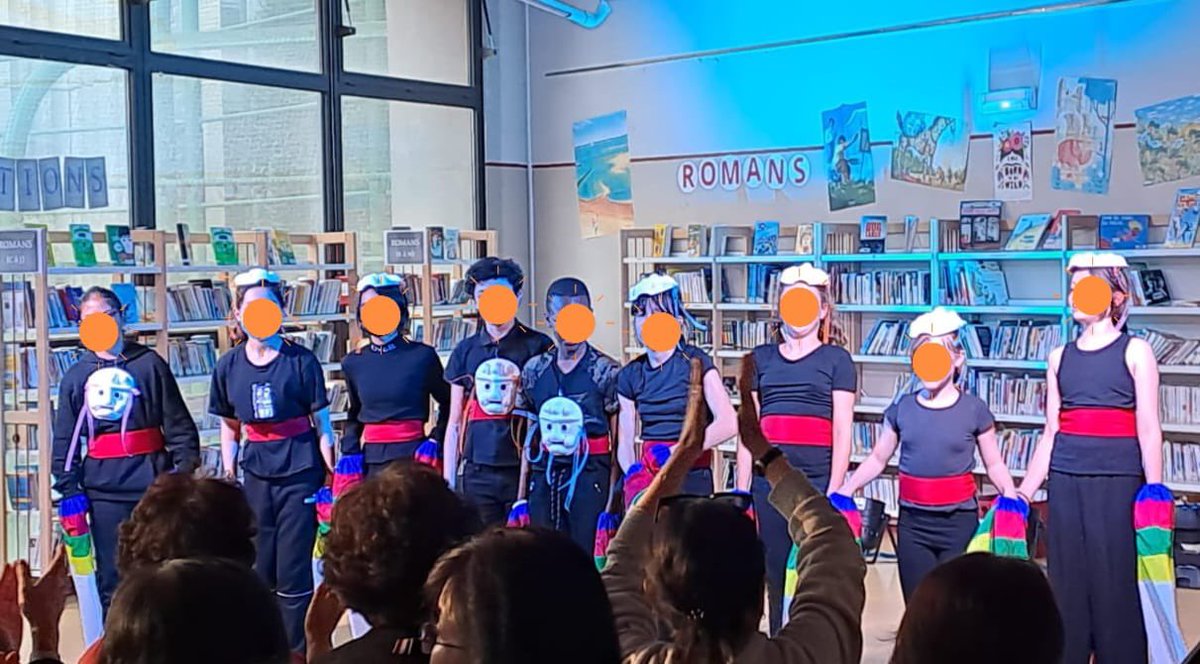 CollegeFlaubert's tweet image. 🔚Clôture Festival🇰🇷 "Je me MAI au coréen"  🎶concert des 6e #PEAC Merci @ AFFELAC🙏Sungmi Hong🙏artistes #coréens venus spécialement de #Séoul pour ateliers #calligraphie #Samulnori #danse masquée danse #éventails 🪭 #Kpop ! Merci aux élèves enthousiastes 🤩 @AMJouanny