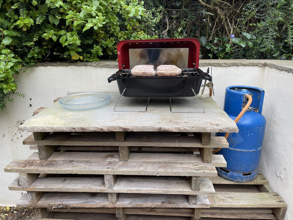 revgreenie's tweet photo. It’s basic but it works #outsidecooking https://t.co/XRFeULUhxe
