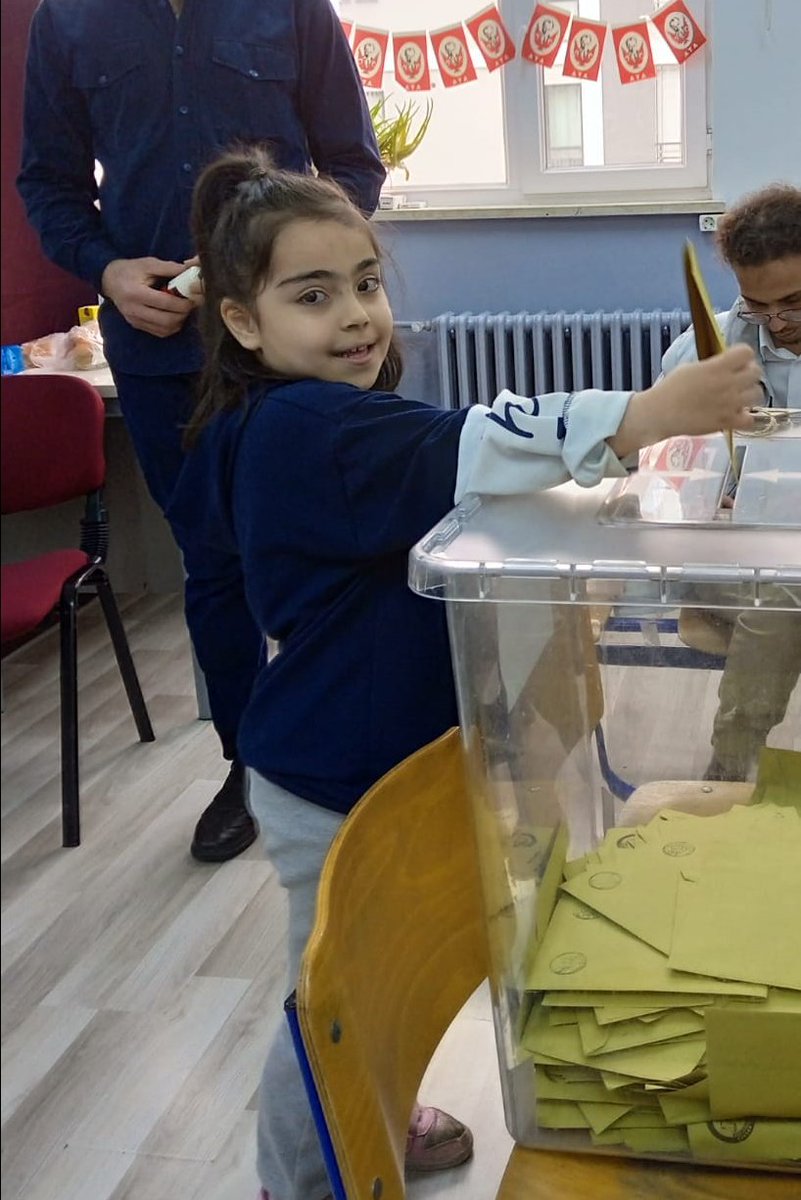 Cumhuriyet, en büyük fazilettir.
#secim23 #OyVerGitsin