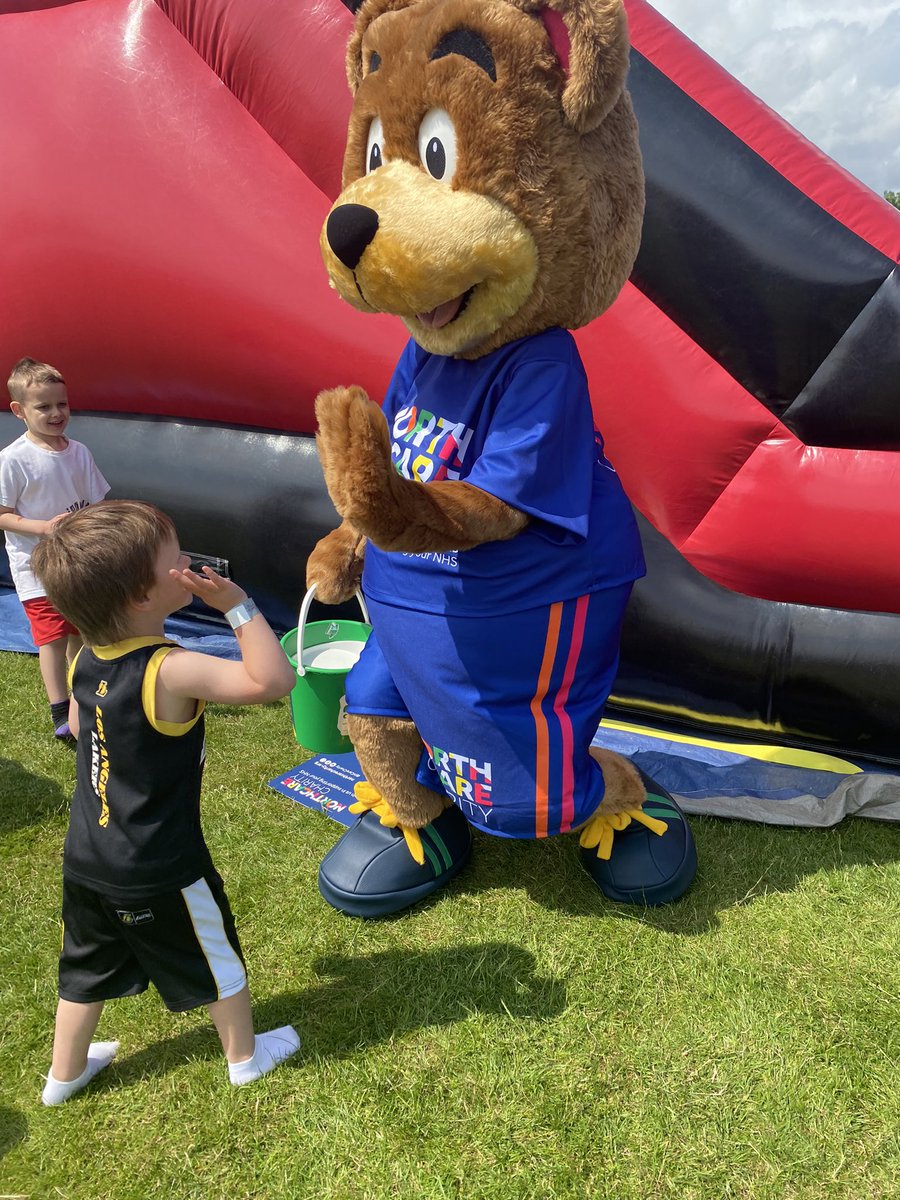 We’re having a fantastic time at #FerringoFest today, raising funds for #TeamNorthCare, #Oldham Haematology, and @macmillancancer! 💙

#NorthieBear is loving meeting you all! #NorthieOnTour 🐻