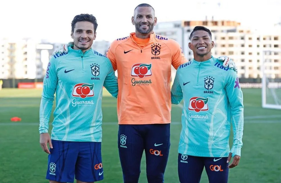 Infos_palestra's tweet photo. Mais uma vez, o trio palmeirense na seleção brasileira https://t.co/gBUnOVX2jj