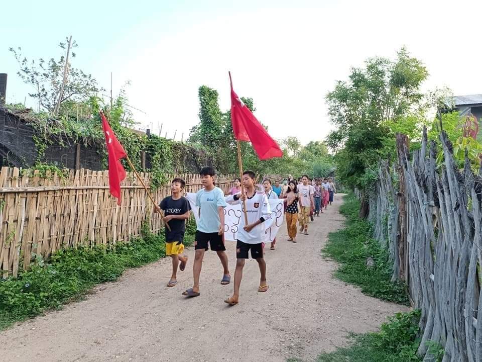 An anti-coup revolutionary protest somewhere in Sagaing region.

#2023May28Coup #WhatsHappeningInMyanmar