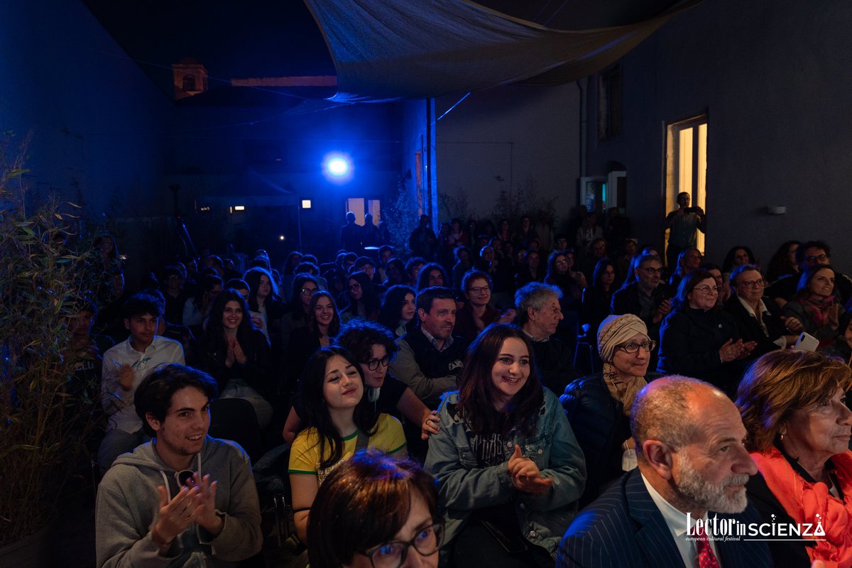Premio Rossella Panarese
IN UN CIELO LONTANO
230 studenti partecipanti, 35 podcast prodotti, in concorso per la prima edizione del Premio Rossella Panarese. 

lectorinfabula.eu/lectorinscienz…