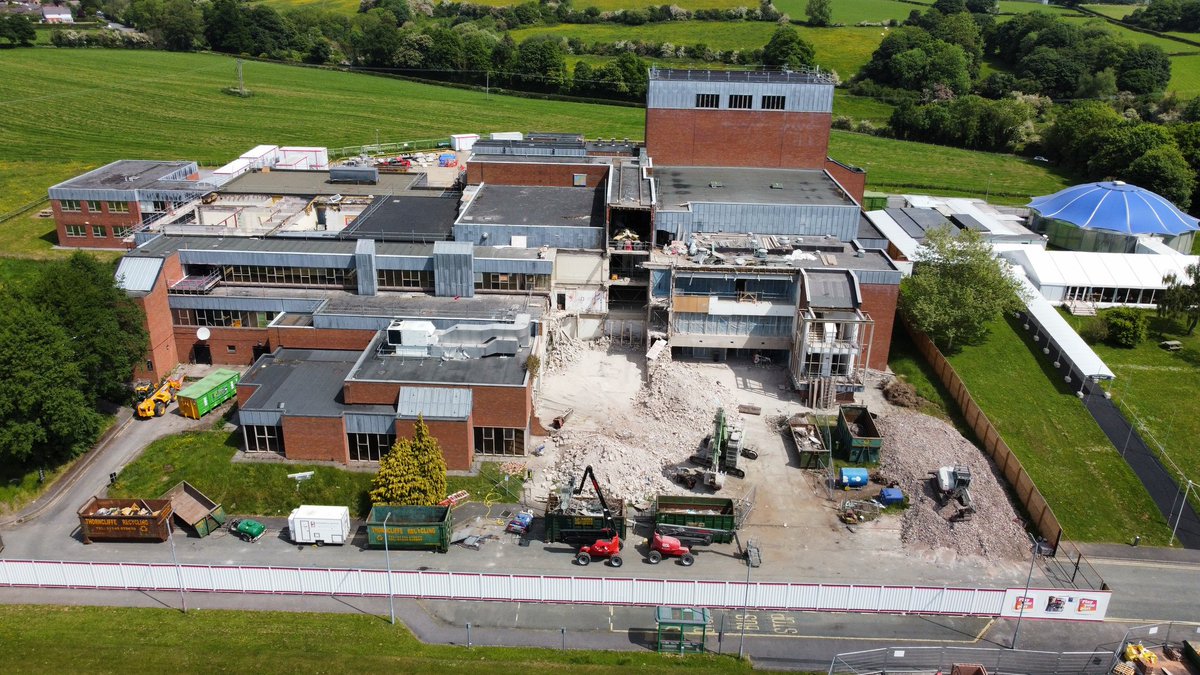 Theatre Clwyd undergoing a refurbishment. <a href="/ClwydTweets/">Theatr Clwyd</a>  <a href="/DeesideDotCom/">DEESIDE.com</a>