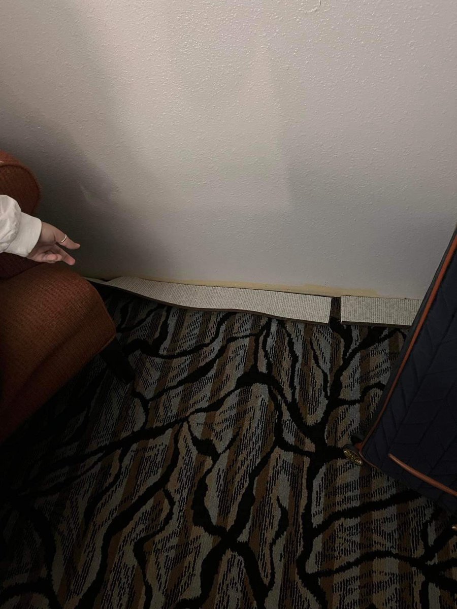 erinpick's tweet photo. @AmericanAir  Dirty, unkept and  where a toilet seat didn't even fit the toilet.. Not a place I believe American Airlines would be proud to know where their customers were staying. 

So American Airlines I am ready to chat when you are about our experience. https://t.co/EUWjX95PQD