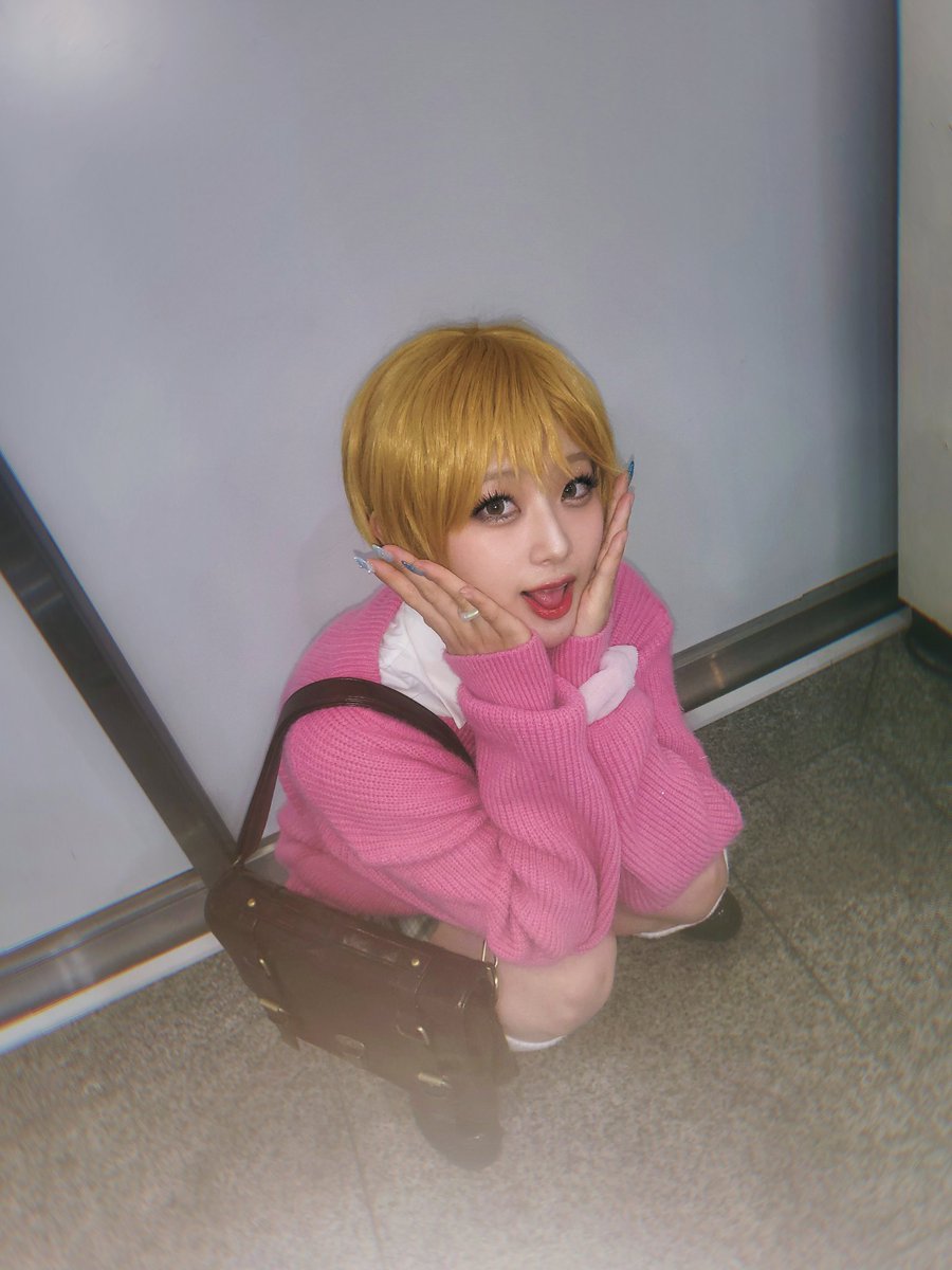tsub5_m2's tweet photo. GALS! みゆ♡ https://t.co/e0Jsjw4RDG