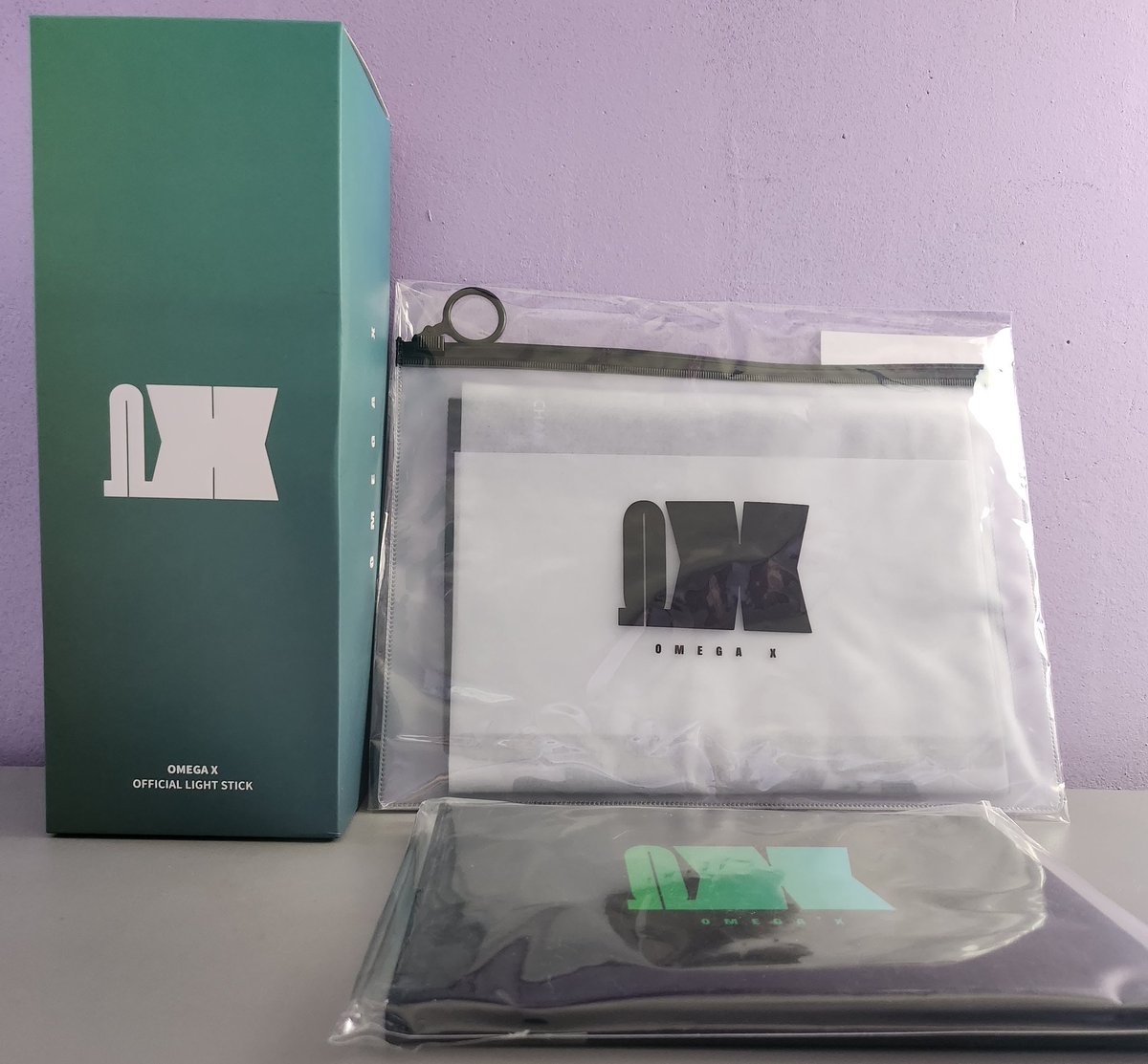 ForOX_'s tweet photo. SURPRISE GA! 🫰🏻

To celebrate ox being completely free, back on sns + new forx joining, I've decided to gift SEALED official merch to one forx! 🤭

To enter:
LIKE this twt
RT this twt
Comment your bias(s)

+ Feel free to follow me if you wanna be moots 🥹

#OMEGA_X #오메가엑스 https://t.co/qN2IT8MIpd