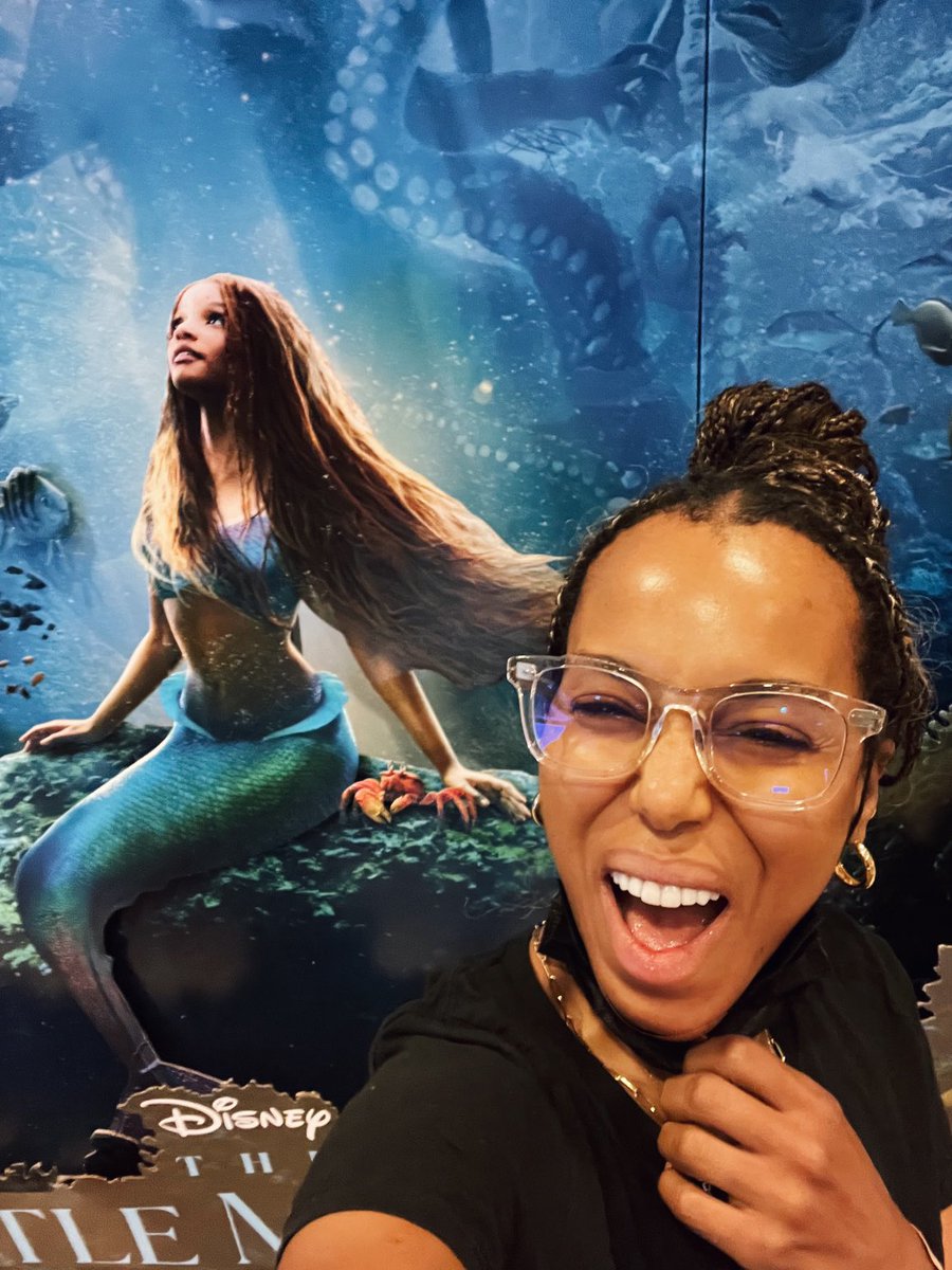 OMG! ⁦@HalleBailey⁩ ❤️ I cannot contain my pride and joy! The whole fam went last night and we looooooved #TheLittleMermaid 🧜🏾‍♀️ Congratulations to you and to the whole cast and crew! LOVE YOU 😍😍😍😍😍😍😍😍