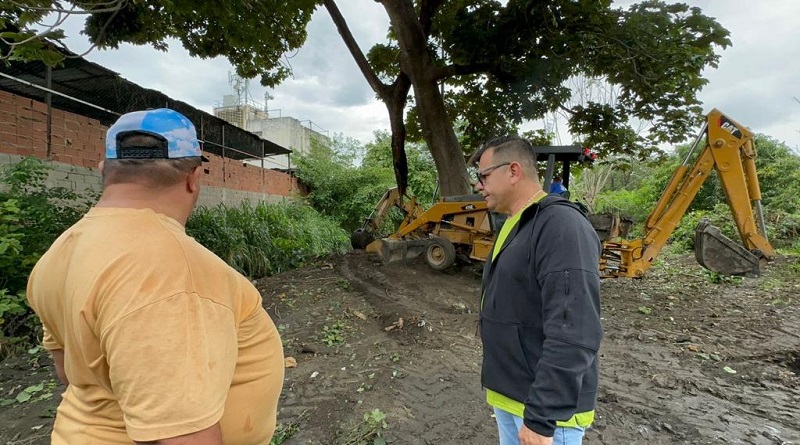 VTVcanal8's tweet photo. Despliegan Plan Pre-lluvia con la limpieza de canales y ríos en Cagua

#JuntosHaciaLaProsperidad 

https://t.co/40SkQhyJ1b https://t.co/QGOxuY6ewo