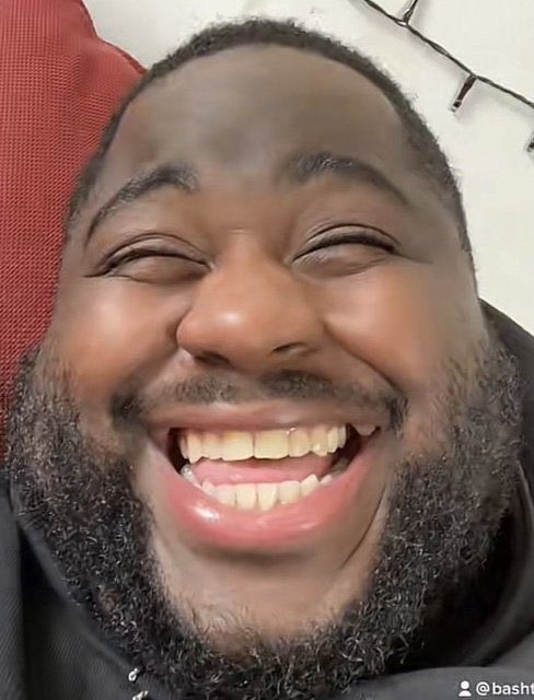 Yani Ilibakia hiviiiiiiiiiiii nidhalilike..! 

Wakiwa wana Type kabla hawaja bonyeza "Send" kitu cha Pili kimeingia kudadekiiiiiiii