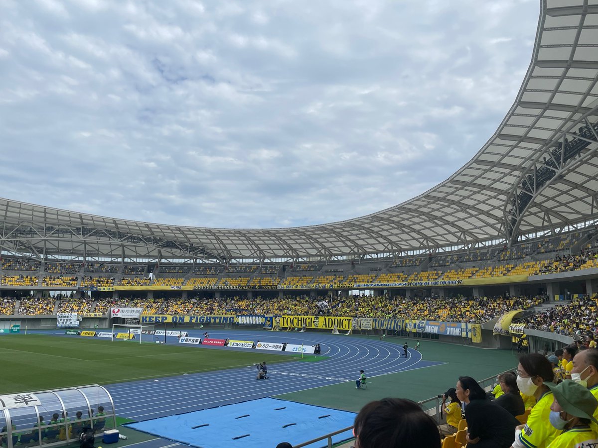 nsgolf1972's tweet photo. カンセキスタジアムにおきまして栃木SC対ファジアーノ岡山戦が行われました。
試合は栃木がオウンゴールから先制、後半岡山が追い付きその後栃木がパントキックから速攻で勝ち越して逃げ切りました。
栃木SC関係者並びにサポーターの皆様おめでとうございます。
岡山の強度も素晴らしい。
#栃木SC https://t.co/Q8nbbRFt4S