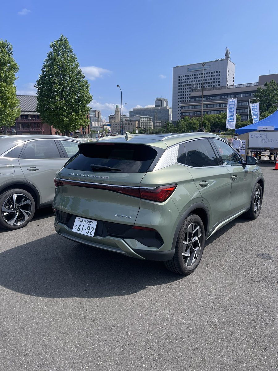 AudiTDI2000's tweet photo. これ、中国の車なんだって。
乗ってみたけど、完成度高くね❓
#byd #ルボラン #横浜 https://t.co/TfqCLwfo0S